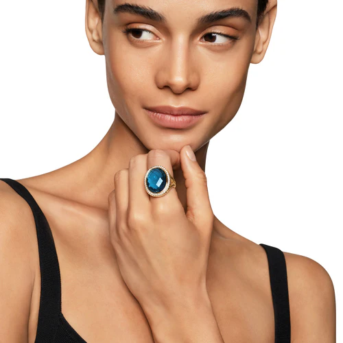 Albion Oval Ring in 18K Yellow Gold with Hampton Blue Topaz and Diamonds, 21mm - Image 5
