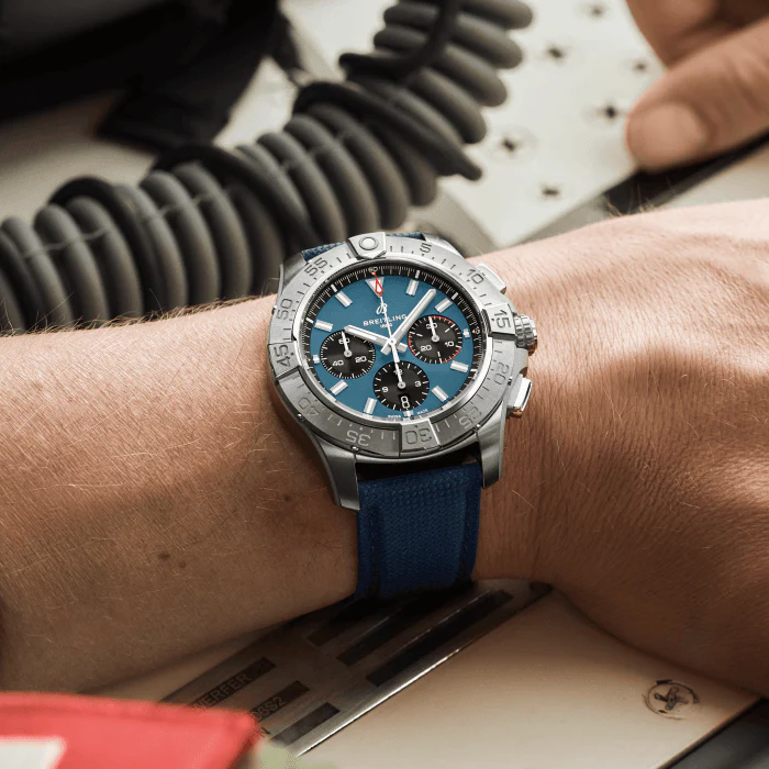 Breitling Avenger B01 Chronograph 44mm Watch with Blue Strap - Image 5