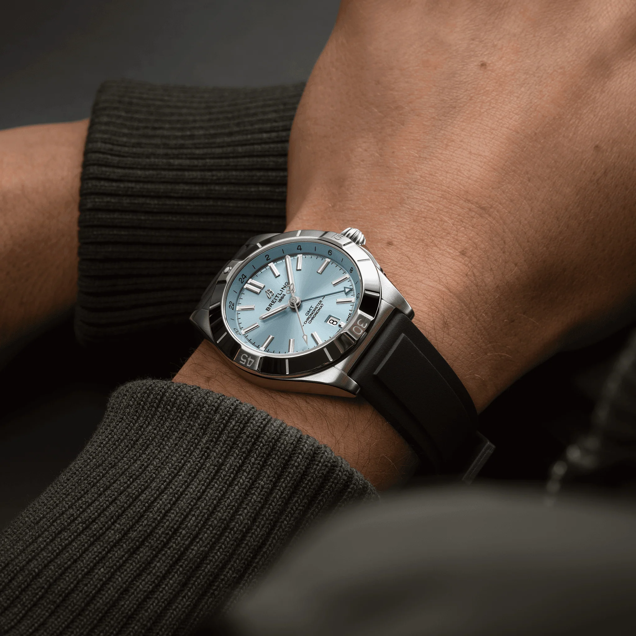 Breitling Chronomat Automatic GMT 40 Watch with Ice Blue Dial - Image 4