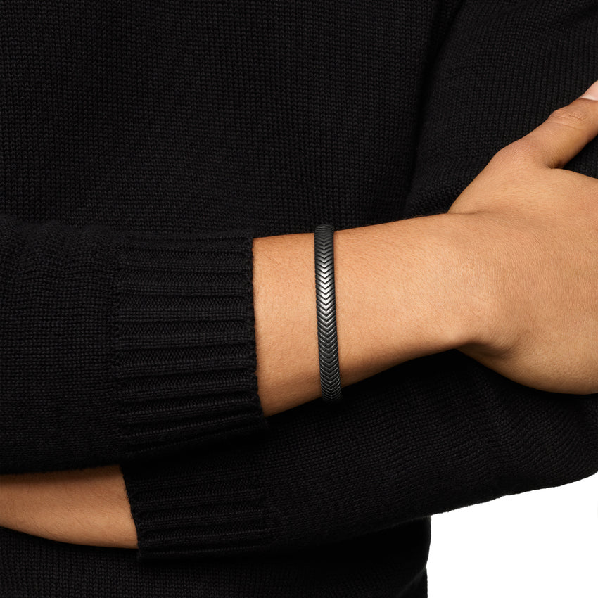 Chevron Cuff in Titanium, 8mm, Size Medium - Image 5