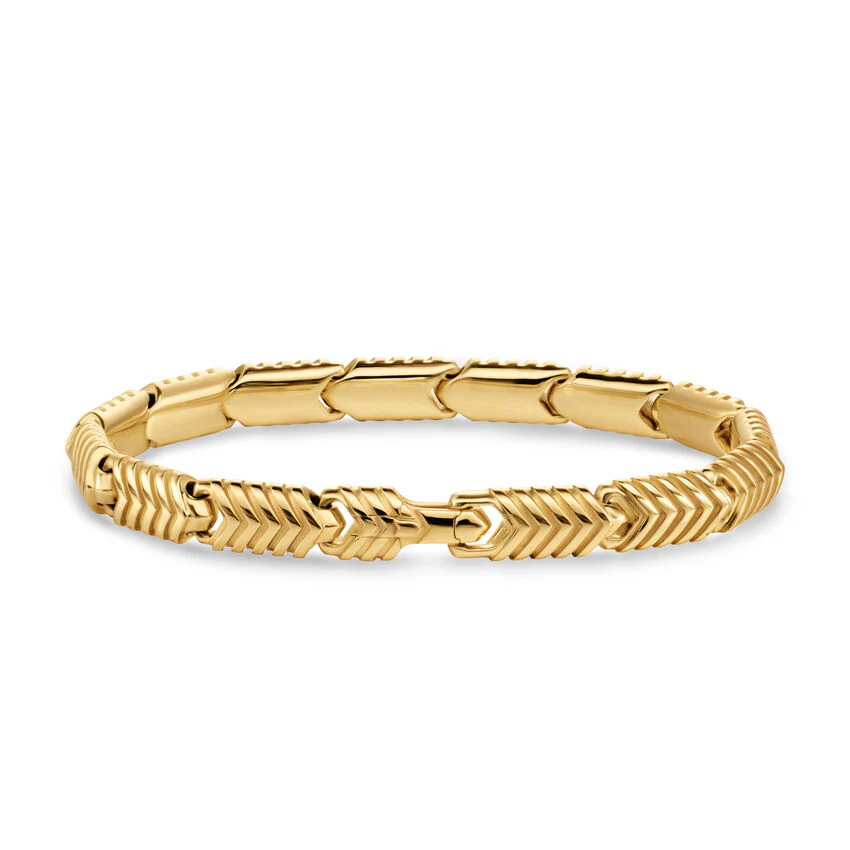 Chevron Link Bracelet in 18K Yellow Gold, 7.6mm, Size Medium - Image 2