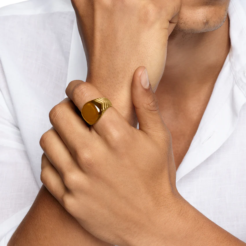Chevron Signet Ring in 18K Yellow Gold with Tiger's Eye, 18mm, Size 9 - Image 4
