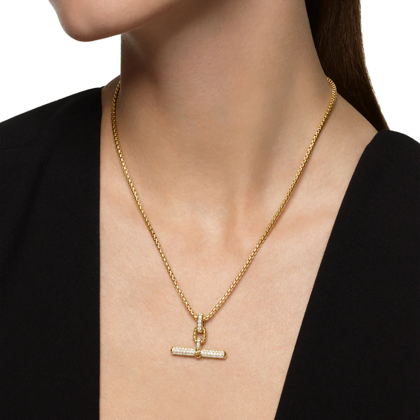 DY Madison Toggle Pendant in 18K Yellow Gold with Diamonds, 29mm - Image 3