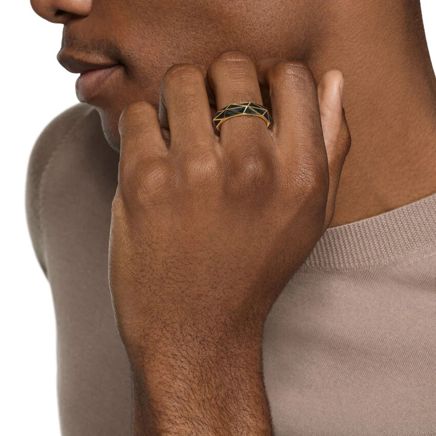 Faceted Band Ring in 18K Yellow Gold with Forged Carbon, 6.2mm, Size 9 - Image 3