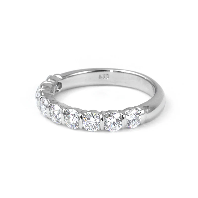 Fink's 9 Round Bar Set Diamond Band