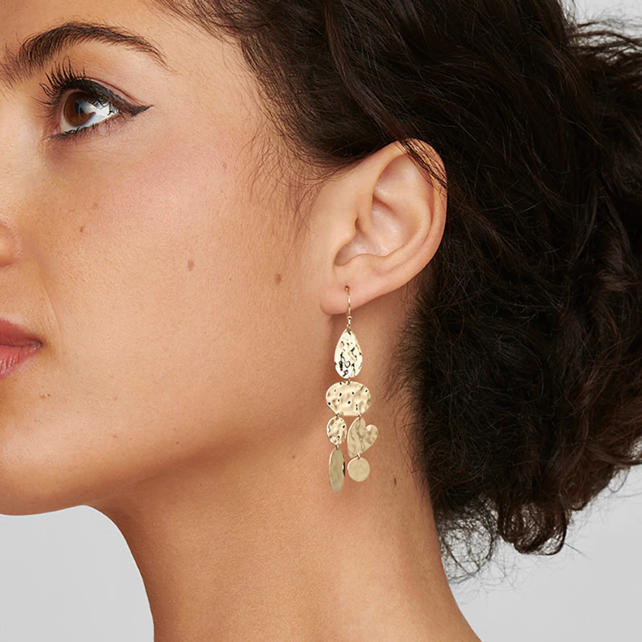 IPPOLITA Classico Crinkle Chandelier Heart Earrings - Image 2