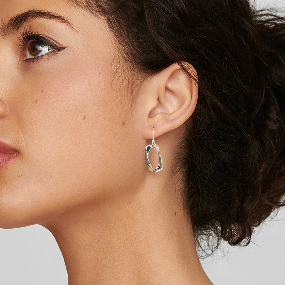 IPPOLITA Classico Small Rounded Rectangle Wavy Frame Earrings - Image 2