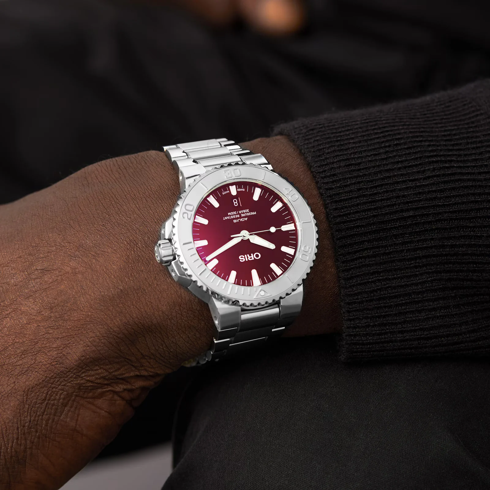 Oris Aquis Date Relief Watch with Cherry Red Dial, 43.50mm - Image 4