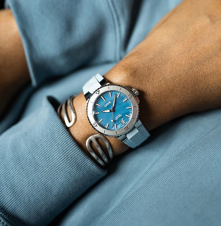 Oris Aquis Date Watch with Blue Mother of Pearl Dial, 36.5mm - Image 5
