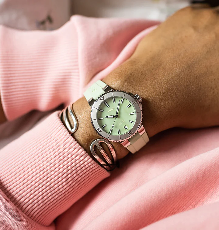 Oris Aquis Date Watch with Green Mother of Pearl Dial, 36.5mm - Image 6