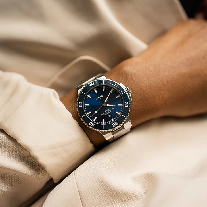 Oris Aquis Date Watch with Stainless Steel Bracelet, 43.50mm - Image 5