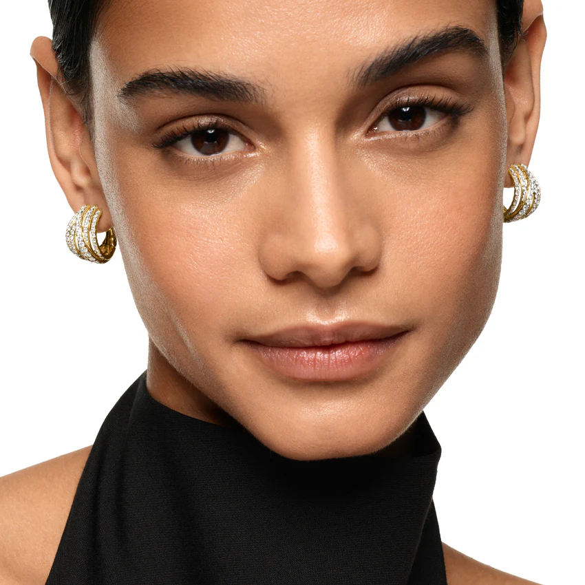 Pavé Crossover Shrimp Earrings in 18K Yellow Gold with Diamonds, 19.6mm - Image 5
