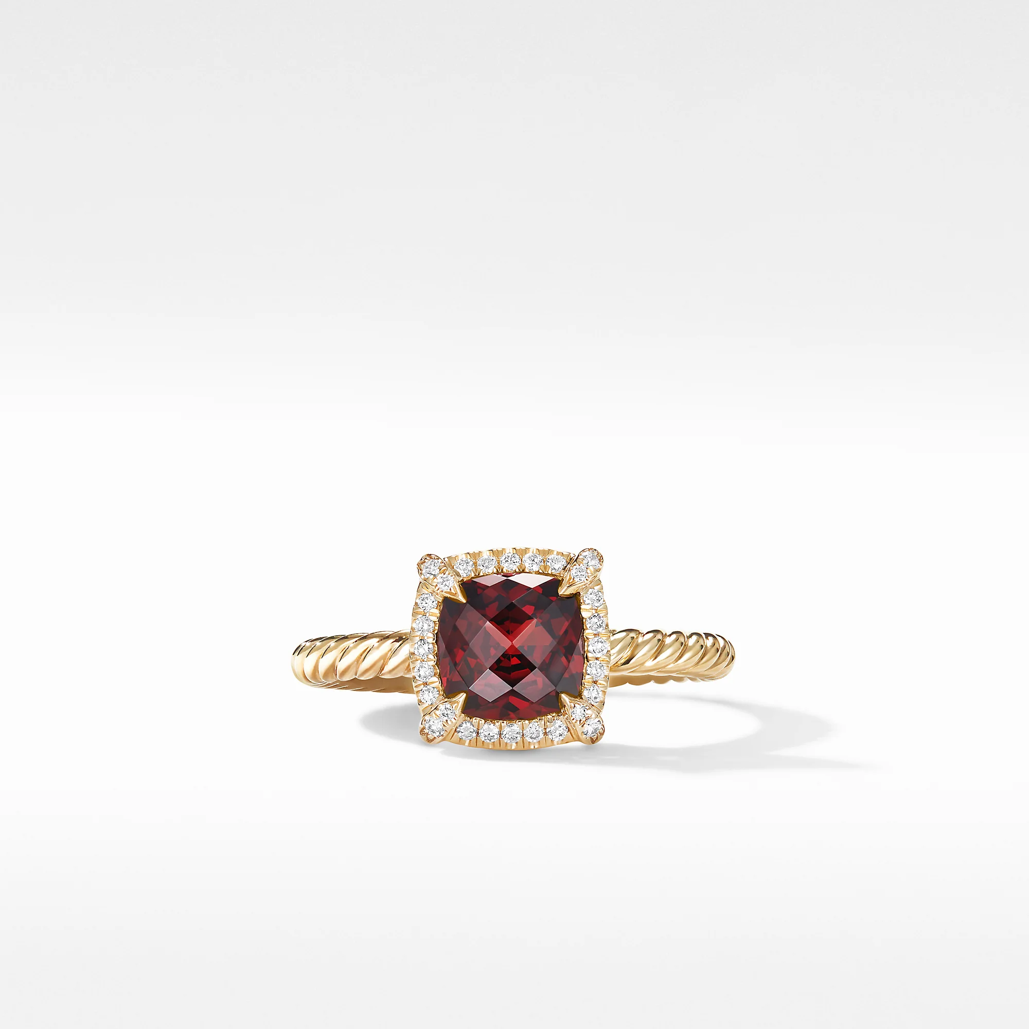 Petite Châtelaine® Pavé Bezel Ring in 18K Yellow Gold with Garnet, Size 7 - Image 2