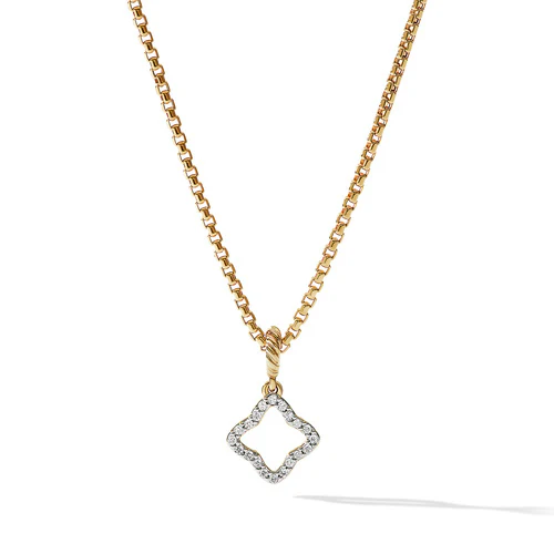 Quatrefoil Amulet in 18K Yellow Gold with Diamonds, 19.7mm