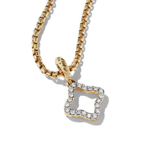 Quatrefoil Amulet in 18K Yellow Gold with Diamonds, 19.7mm - Image 3