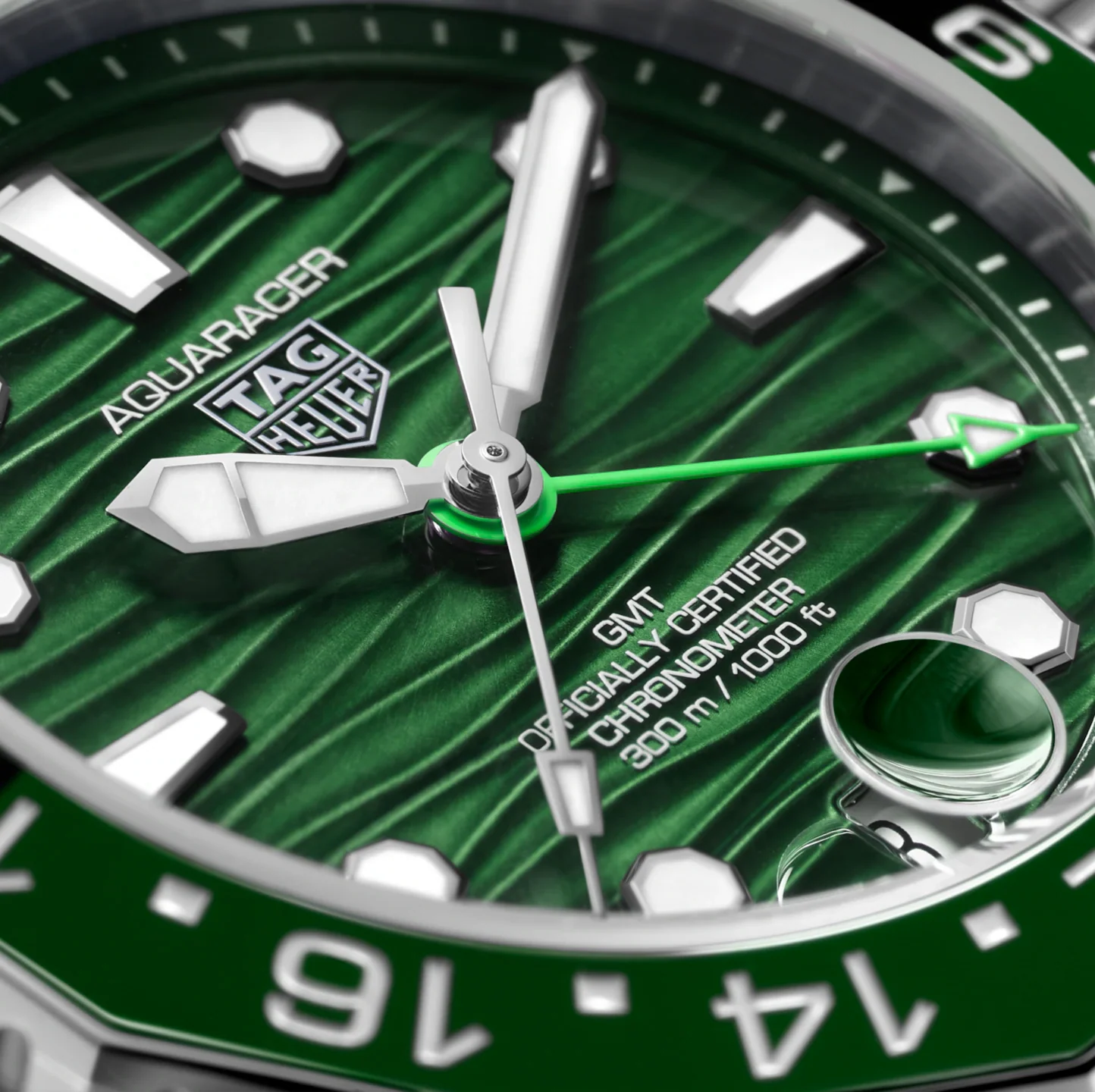 TAG Heuer Aquaracer Professional 300 GMT Watch with Green Dial - Image 5