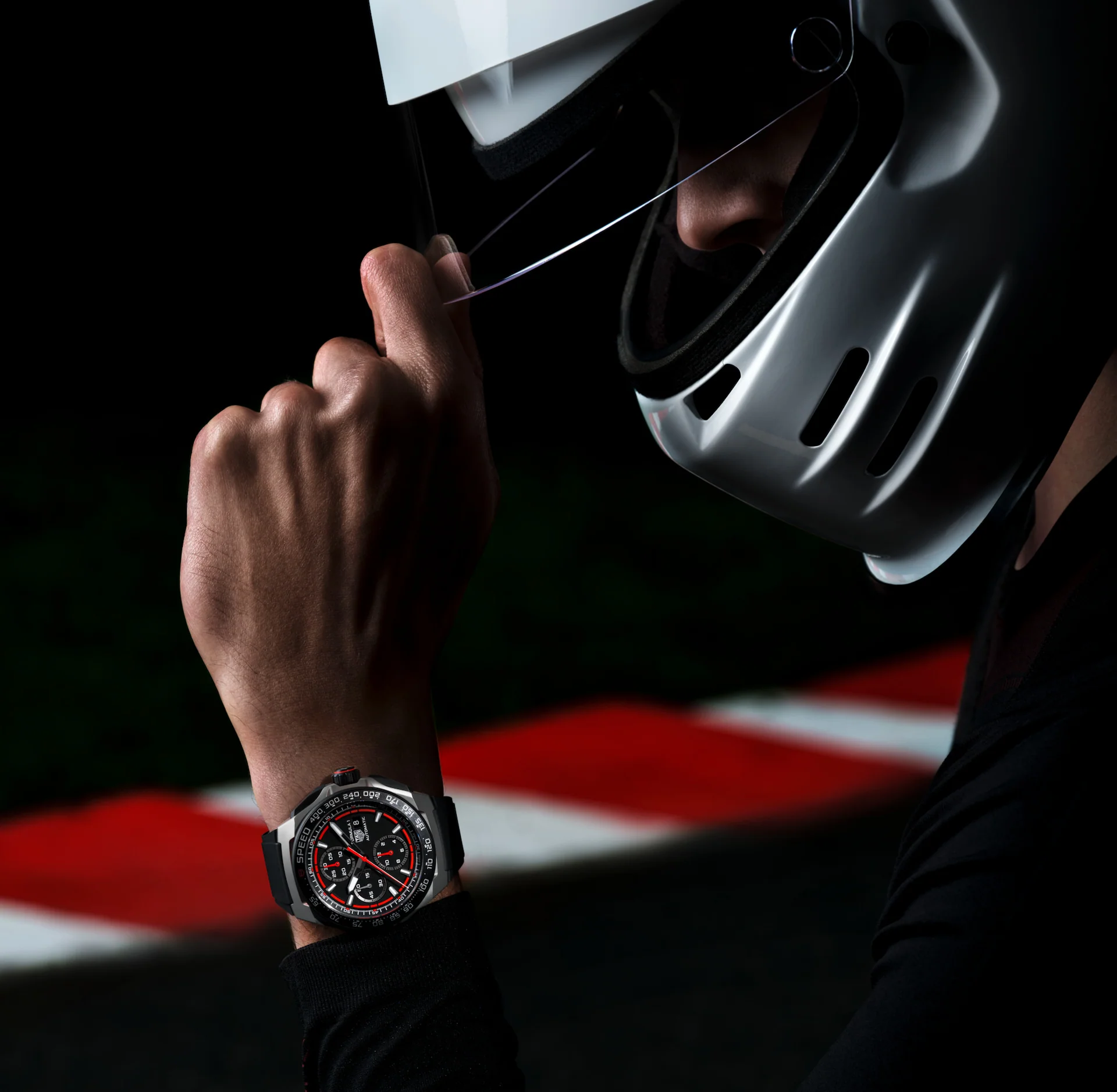 TAG Heuer Formula 1 Chronograph Watch with Black Rubber Strap - Image 6