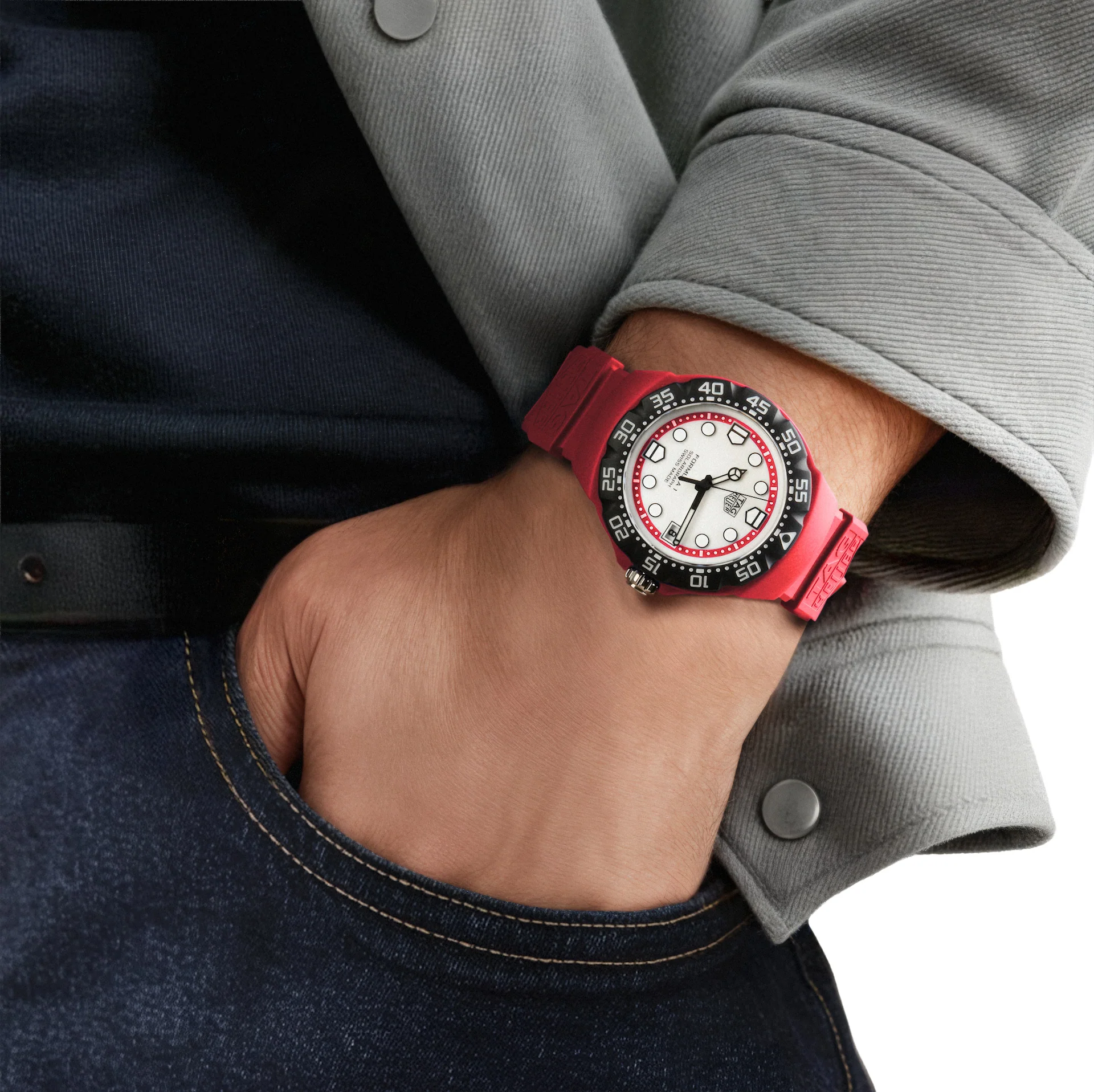 TAG Heuer Formula 1 Solargraph Watch with Red Rubber Strap - Image 6