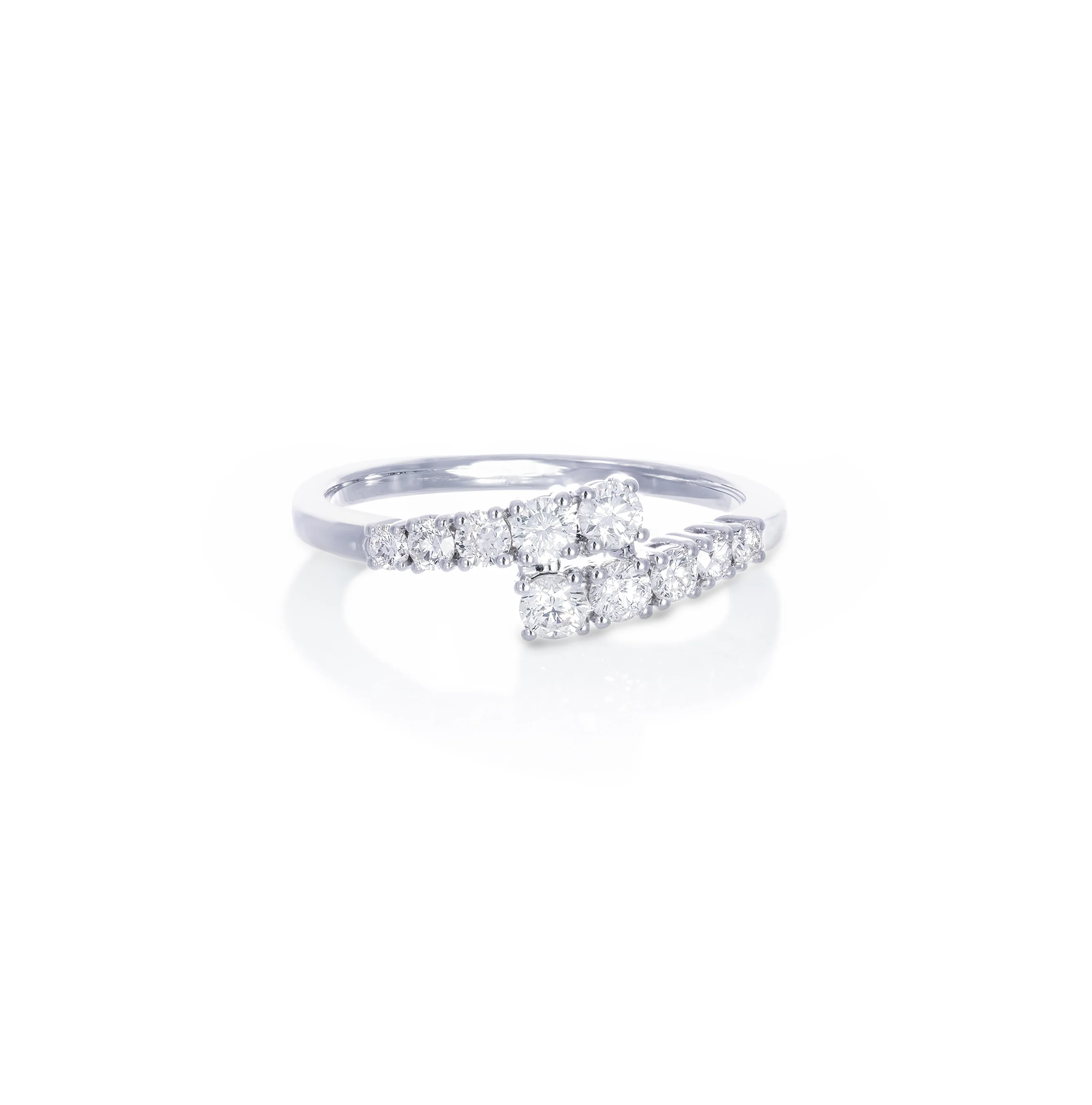 Sabel Collection White Gold Diamond Overlapping Fashion Ring